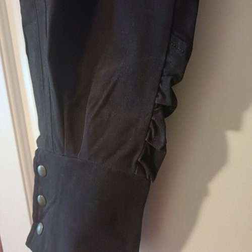 Lussile pants like new, size 44, black capri with buttons