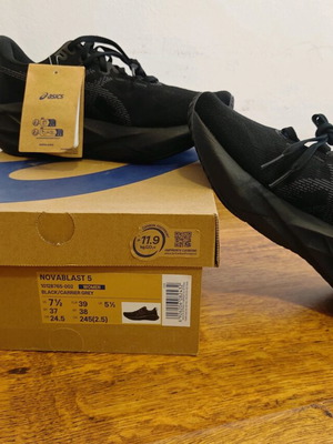 Asics Novablast 5 Women Black Size 39 New