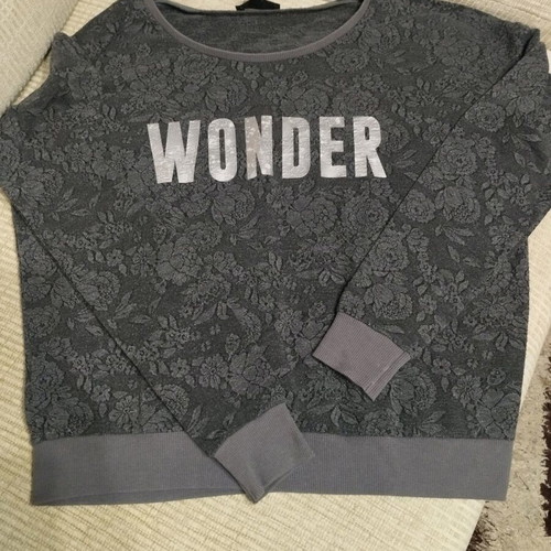 Jennifer blouse like new, gray silver, size S