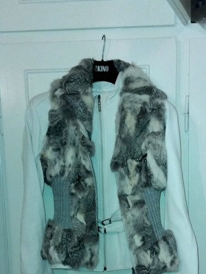 Non Stop Fashion women's synthetic fur vest used, peeled faux leather