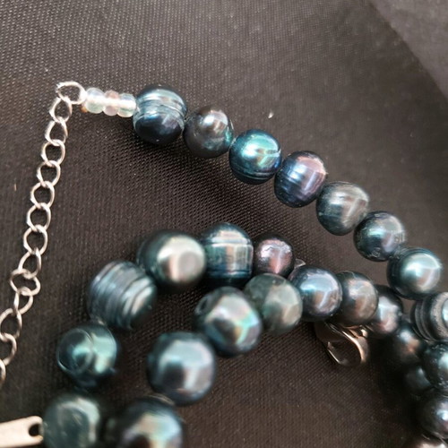 Necklace black genuine pearls new