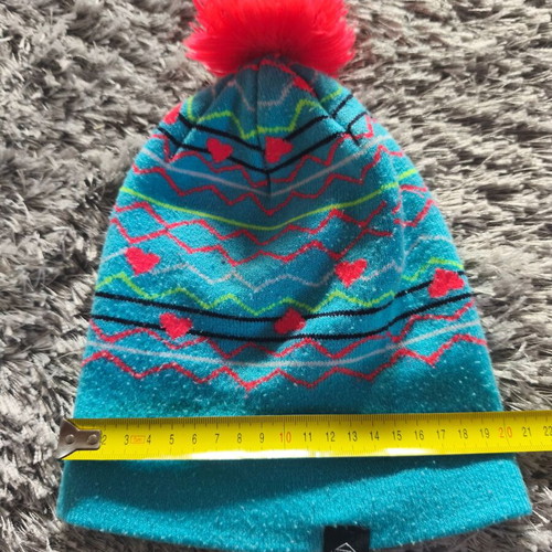 Mc Kinley children's hat turquoise with pompom like new