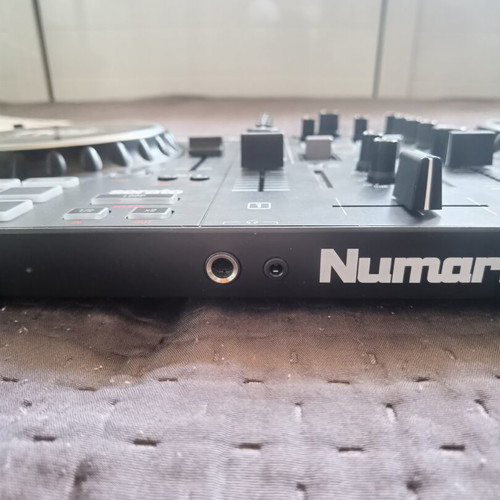 Numark Mixtrack Pro FX DJ controller like new