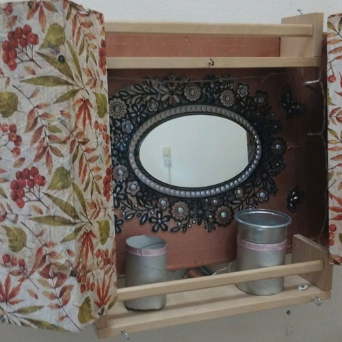 Organizer like new for cosmetics and more