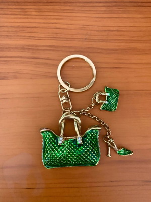 Keyring like new with green and gold girlie handbag design