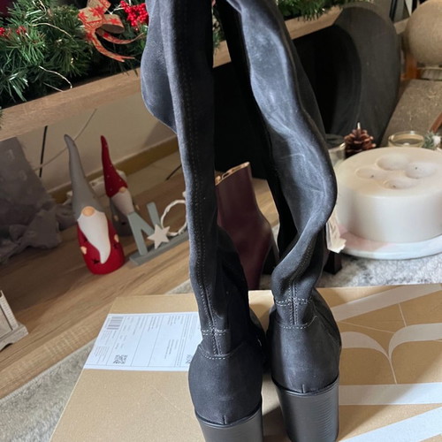 Kurt Geiger tall grey suede boots new, size 37