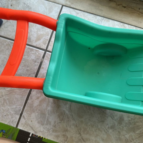 Toy wheelbarrow