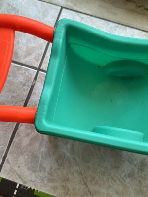 Toy wheelbarrow