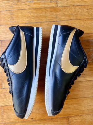 Nike Cortez αθλητικά σαν καινούργια, μαύρο-χρυσό, νούμερο 38,5
