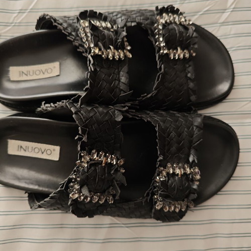 Inuovo women's leather flat sandals like new, black, size 39