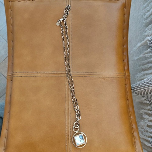 Dyrberg/Kern long necklace used in antique gold color