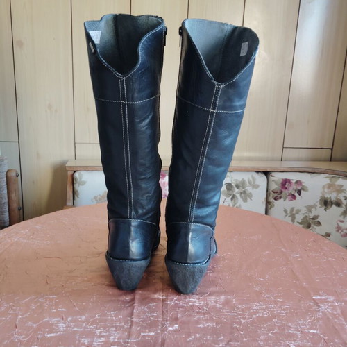 Women's black AICE leather boots like new, size 41