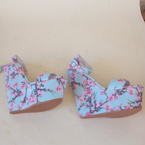 Floral platform sandals new, size 36, multicolor