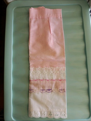 Vintage kitchen apron new with beautiful details
