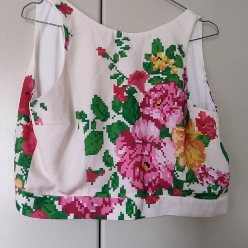 Crop top Karavan like new, white multicolor, size M