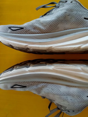 Hoka Clifton 9 γκρι αθλητικά παπούτσια σαν καινούργιο μέγεθος 45.5