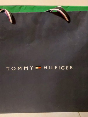 Хартиена чанта Tommy Hilfiger с подаръчна опаковка