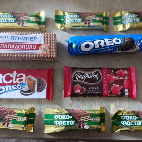 Chocolate and biscuit set new, including Lacta, Oreo, Ion, Pavlidis