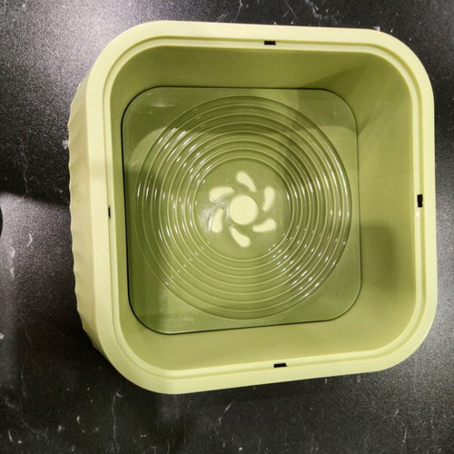 Dog water bowl like new without leaks
