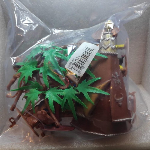 Wild West Indian Figures Set with Totem and Accessories, like new