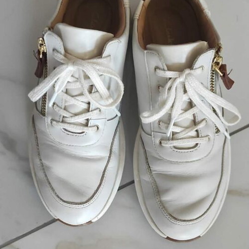 Clarks women's athletic shoes size 38 like new, white leather