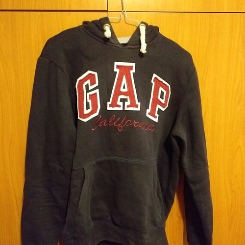 Gap sweatshirt like new, one size