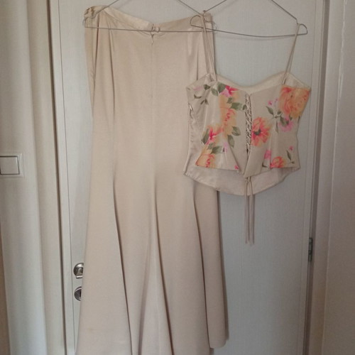 Evening skirt and top***WAREHOUSE CLEARANCE*"*WHOEVER GETS THERE FIRST!