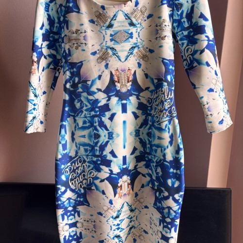Women's dress like new, size S, blue and white with diamond pattern