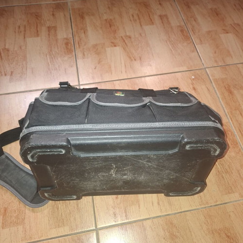 Tool bag 16" like new with many pockets