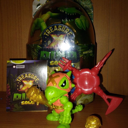 Treasure X large pack 9 figures and sets like new