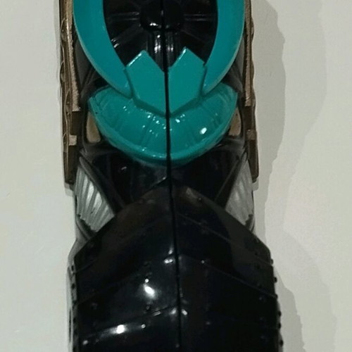 Hot Wheels car with magnets like new