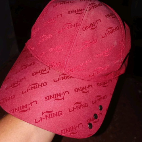 Vintage cap with visor like new, red adjustable size
