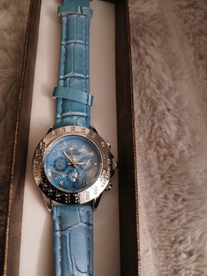 Women's watch new for all hours and occasions