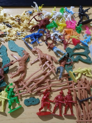 Toy Soldiers, Indians, Cowboy Used, Pack with Accessories