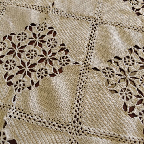Knitted handmade blanket like new, cream 200x210