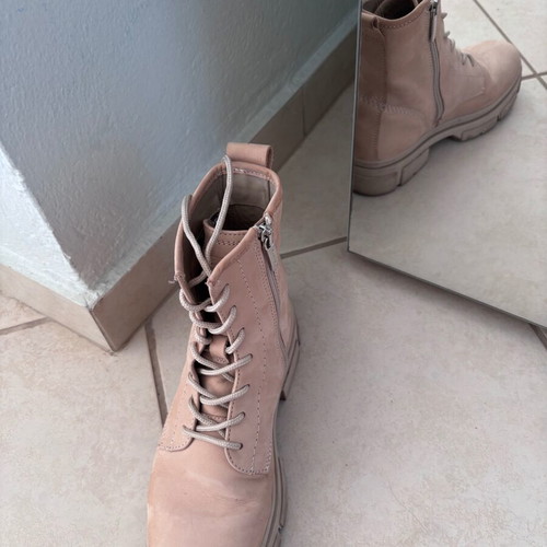 Tamaris leather ankle boots beige like new, size 37