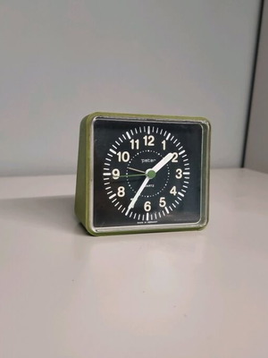 Peter vintage battery table clock used