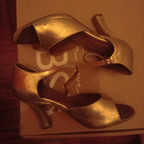 Dance Naturals dance shoes like new, leather, size 35, gold