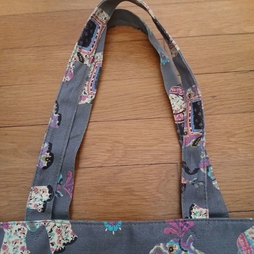 Accessorize fabric tote bag with elephant design, like new, shoulder type