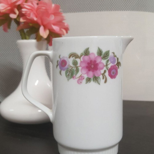 Vintage GDR Colditz Porzellan milk jug like new