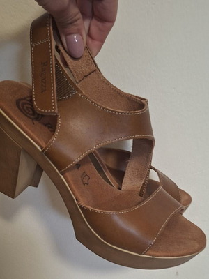 Ragazza brown sandals like new, size 40