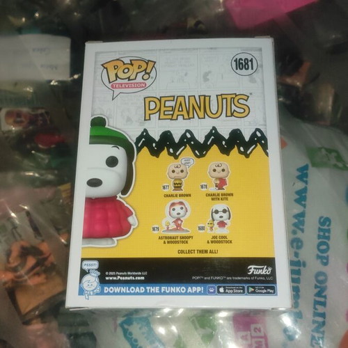 Funko Pop Television Peanuts Snoopy #1681 Specialty Series Exclusive new