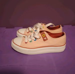 Kids' athletic shoe size 31 pink like new