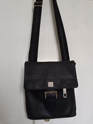 KEM crossbody bag like new, black