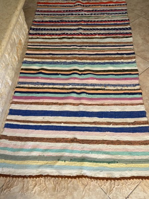 Traditional woven rag rug like new, 2.40m x 90cm with fringes