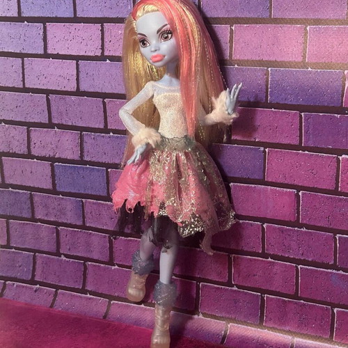 Abbey Ghouls Rule Monster High doll