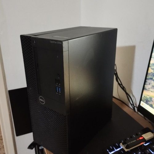 Dell Optiplex 3050 midi computer i5 7500, 8GB RAM, 240GB SSD, GT 220 1GB used