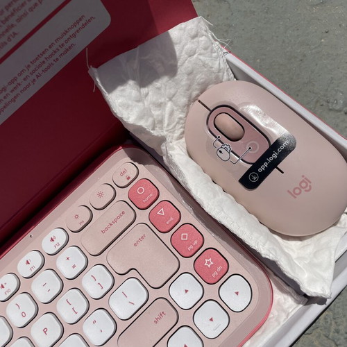Logitech POP Icon Combo wireless keyboard and mouse like new, Rose Off-White