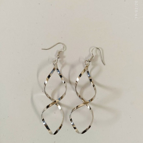 2 pairs of minimal spiral earrings new, gold and silver