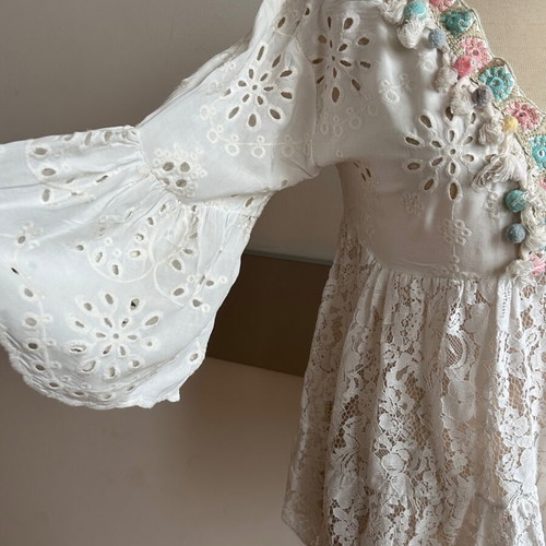 Lace tunic like new, white, size S/M